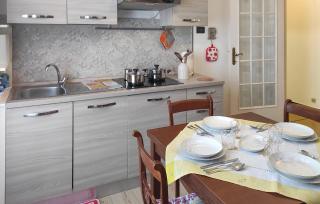 Gorgeous Apartment In Genova With Wifi - Genoa - 4