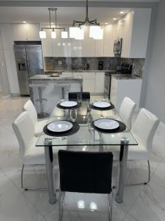 Trendy 1BD Condo 4 Mins to Beach - 9