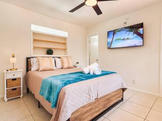 Peaceful Canalfront Escape Private Pool & Views - 7