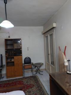 Cosy Large Apt near the airport - 8