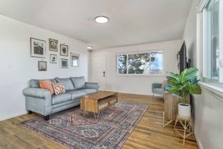 Skyline Estate Hot Tub Spacious Yard & Views - 3