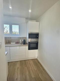 Appartement Moderne et Cosy avec Balcon - Parking Gratuit - Netflix - - 4