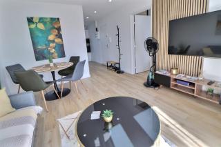 Appartement Moderne et Cosy avec Balcon - Parking Gratuit - Netflix - - 6