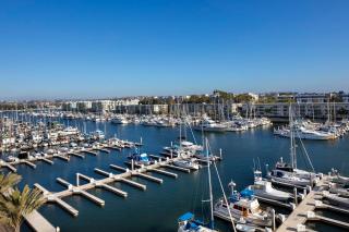 Stunning 2Bedrooms In Marina with Pool & Gym - Los Angeles - 0