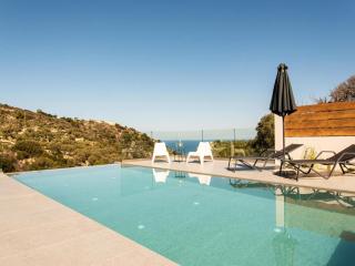 Elegant villa with mountain views & pool - Mikra Anogia - 3