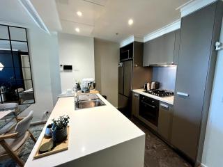 Luxury 2BR Apartment, Pool, Gym & Free Parking - 4