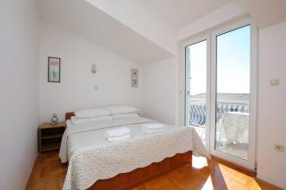 Family friendly seaside apartments Podstrana, Split - 23954 - 1