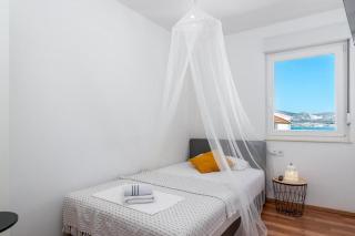 Family friendly apartments with a swimming pool Mastrinka, Ciovo - 23984 - Trogir - 1