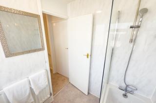 Orion's Place 3 Bedroom House By AltoLuxoExperience Short Lets & Serviced Accommodation With Free Parking - Bristol - 1