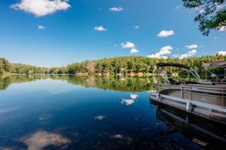 Arbutus Lake-King Suite-Pontoon Rentals - Traverse City - 7
