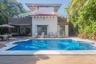 Luxurious 6-Bedroom Villa with Private Pool in Playa del Carmen - 9