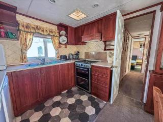 Lovely Caravan With Large Decking At Southview Holiday Park Ref 33108S - Skegness - 1
