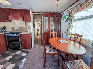 Lovely Caravan With Large Decking At Southview Holiday Park Ref 33108S - Skegness - 1