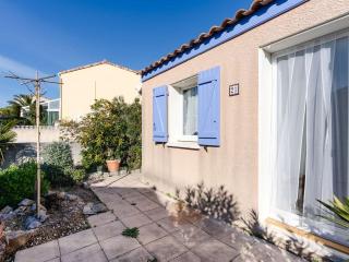 Villa 3 pièces avec grand jardin, piscine collective, vue mer - FR-1-409-277 - Fleury - 8