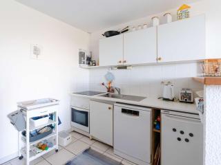 Villa 3 pièces avec grand jardin, piscine collective, vue mer - FR-1-409-277 - 2