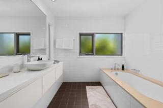 1405 Tranquil Beachside Villa - Magenta - 2