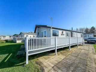 Beautiful Lodge With Decking In Hunstanton At Manor Park Ref 23195K - Hunstanton - 0