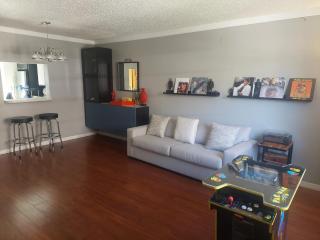 The Elegua Suite -Gated Pool Estate with Fun Themed Rooms - Tampa - 6