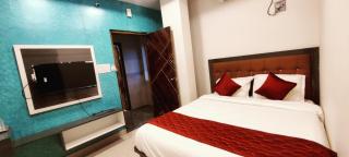 Aadya Inn New Luxury Hotel - 4