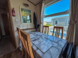 Stunning 6 Berth Caravan With Decking At Southview Holiday Park Ref 33175V - Skegness - 2