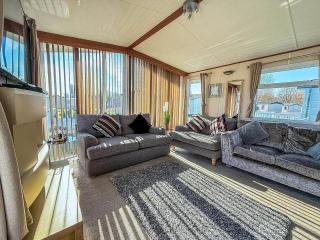 Stunning 6 Berth Caravan With Decking At Southview Holiday Park Ref 33175V - Skegness - 1