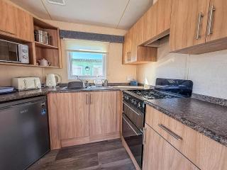 Homely 8 Berth Caravan At Manor Park, Near Hunstanton Beach Ref 23004B - 2