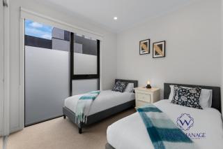 Spacious & Cosy 4B3B near DFO & Convention Centre - 1