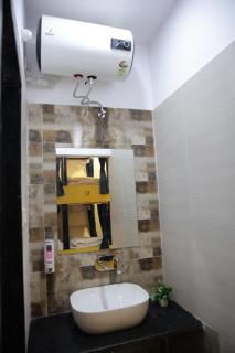 Bed Station AC Dormitory - Varanasi - 2