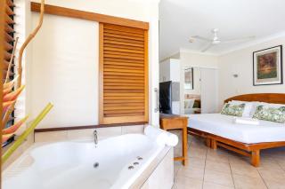 Honeymoon Spa Suite 53 - 0