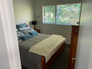Campbells Bay Beach House - Auckland - 4