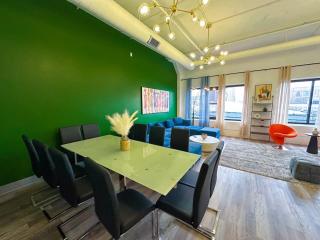 McCormick 6B 4Ba Luxury Suite for groups 12 guests - Chicago - 1