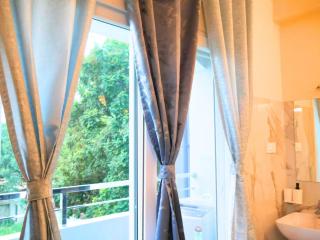 Evara Kondapur Retreat Luxury 3BHK fully Equipped Apt - Haiderabad - 1