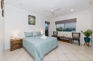 Ocean-View Penthouse on The Strand, Townsville - 3 Bedrooms - 6