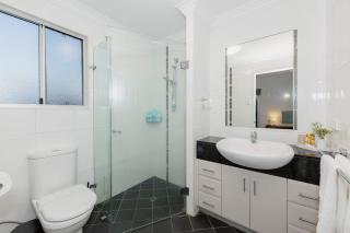Rockpool Retreat Penthouse - North Ward - 2