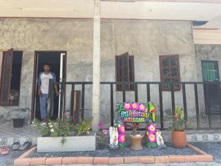 Lanta natural hut garden - 2