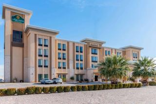 La Quinta by Wyndham Carlsbad - Carlsbad - 9