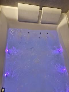 Un spa privatif - Épinay-sur-Seine - 2