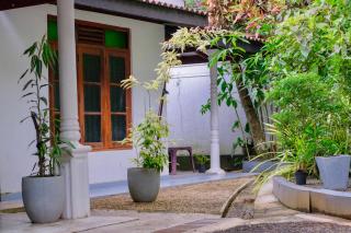 The Golden Sand Villa in Unawatuna - 3