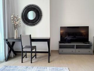 Luxury Sea View Studio in Dubai Marina - 2