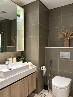 Luxury Sea View Studio in Dubai Marina - 1