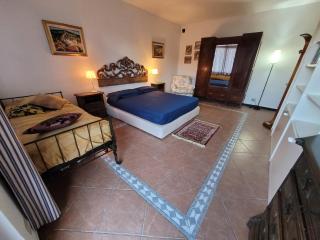 Madama Dorè, casa indipendente con grande giardino e parcheggio privato - La Spezia - 9