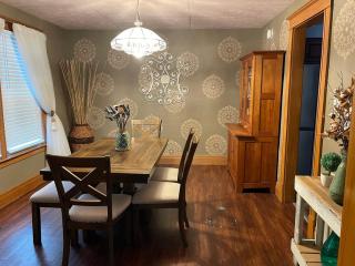 WALNUT Beautiful 3 bedrooms house 1 mile from the falls! - 2