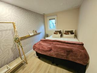 Holiday home with private Sauna on the Veluwe with cold water Tub bath - Putten - 2