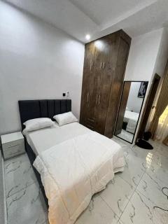 Luxury 4BR Apt 5Min to LCC with Pool in Secured Estate - Ibeju - 4