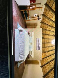 Kwakunje guest lodge - - 0