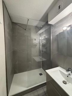 Appartement T2 climatisé 4 personnes piscine et parking privée - Sète - 9
