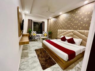 Hotel Laa Meridian - Heart Of Haridwar - Haridwar - 0