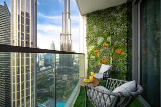 Luxe Living at Grande Signature - Burj Khalifa and Sea Views - Brand New - 9