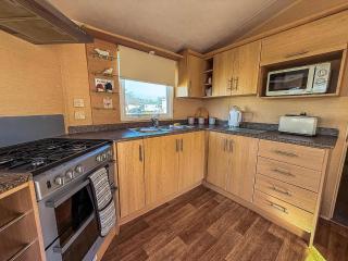 Lovely 8 Berth Caravan At Southview Holiday Park Near Skegness Ref 33035M - Skegness - 3