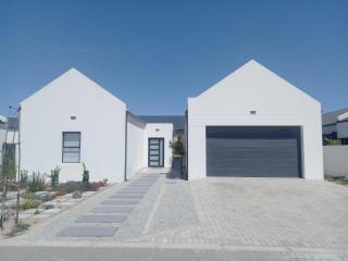 Atlantic Sands Beachfront Estate - 9